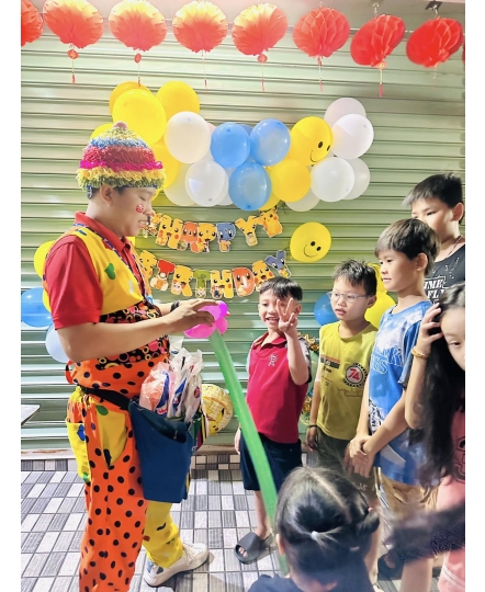 Dịch Vụ Thuê Chú Hề Sinh Nhật - Chú Hề Bong Bóng, Đa Năng, Ảo Thuật Cho Bữa Tiệc Thêm Phấn Khởi