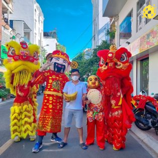 Múa lân khai trương 